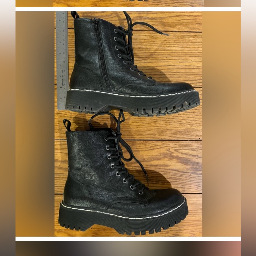 EUC Sincerely Jules Harley combat boots, 7.5, black, lace up/zipper closure